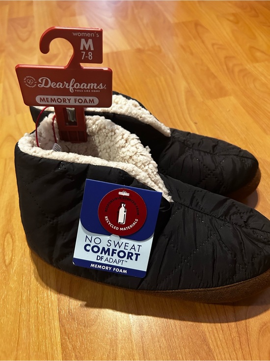dearfoams Shoes - dearfoams NWT Black Quilted Women 7-8 Slipper with Cream Sherpa Lining
